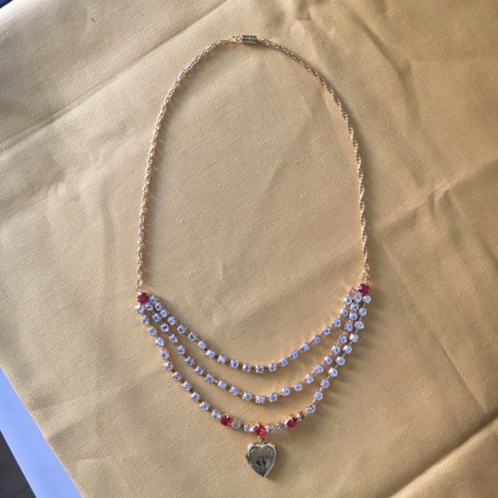 *HOST PICK* Heart-shaped locket necklace